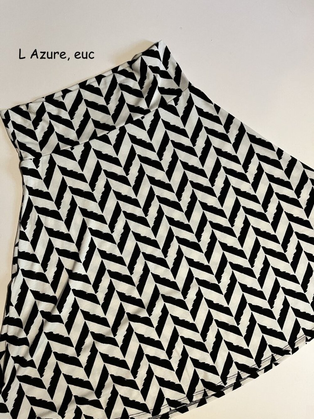 Large Lularoe Azure a-line skirt, black and white chevrons